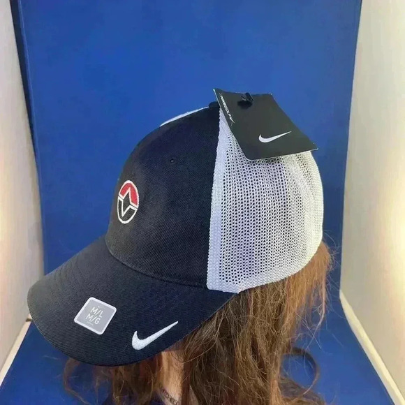 Nike Black and White Adjustable Cap with Logo - Picture 3 of 5